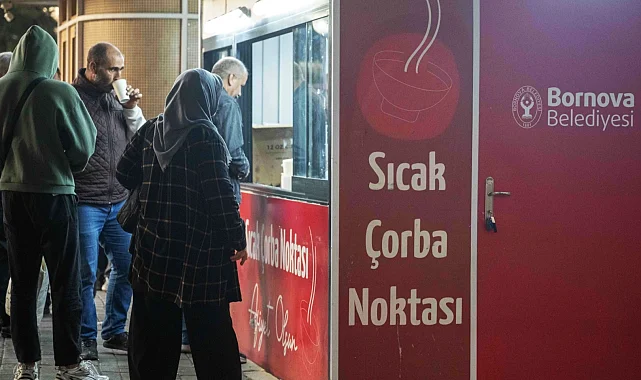 İzmir Bornova'da vatandaşlara sıcak çorba ikramı başladı