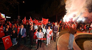 İzmir Efes'te Cumhuriyet Bayramı coşkusu meydanlara taştı