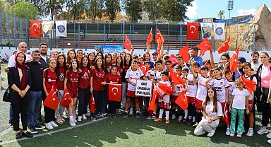 İzmir Karabağlar'da amatör spor kulüplerine büyük destek