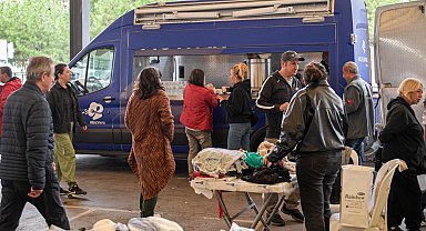 İzmir'de 2. El Pazarı'ndan herkes memnun