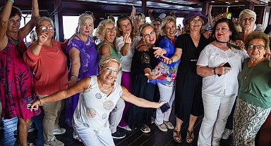 İzmir'de "Çınar"lara körfezde moral turu