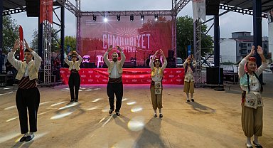 İzmir'de Cumhuriyet coşkusu Kiraz'da