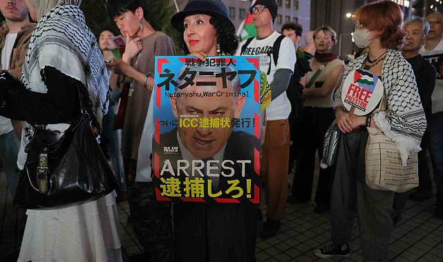 Japonya'da İsrail'in Gazze'ye saldırılarının 2'nci yıl dönümü protesto edildi