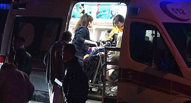 Kadıköy'de 5 katlı binada korkutan yangın: 20 kişi dumandan etkilendi