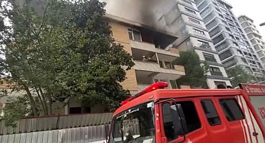 Kadıköy'de metruk binada çıkan yangın paniğe neden oldu