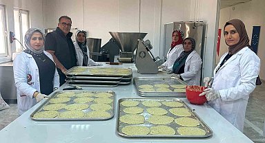 Kadınlar hem kültürlerini yaşatıyor hem de aile ekonomisine katkı sağlıyor