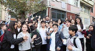 Kağıthane Belediyesi'nden okullara sıcak çorba ikramı