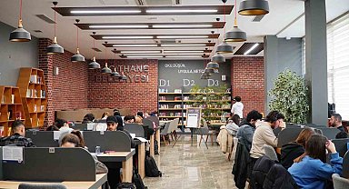 Kağıthane'de millet kıraathaneleri gençlerin eğitim yuvası olmaya devam ediyor