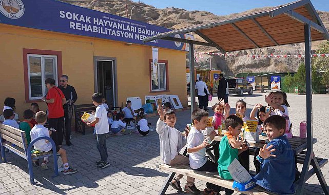 Kahta Belediyesi'nden Hayvanları Koruma Günü'nde anlamlı etkinlik
