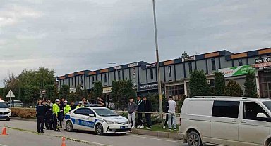 Kamyonete çarpıp devrilen motosikletin sürücüsü yaşamını yitirdi