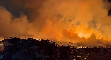 Kapaklı'da hurdalık yangını korkuttu
