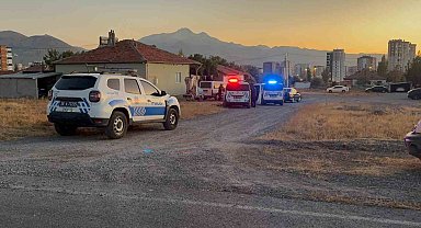 Kar maskeli saldırganlar baba ve oğlunu vurdu: 2 yaralı