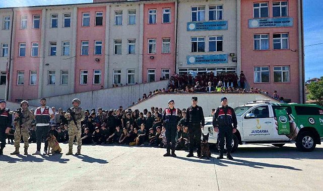 Karabük Jandarmasından öğrencilere hayvan sevgisi eğitimi