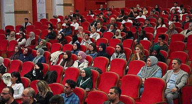 Karabük Üniversitesinde "Gazze'de Çocuk Olmak" paneli düzenlendi