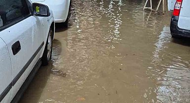 Karadeniz Ereğli'de sağanak ve dolu, hayatı felç etti