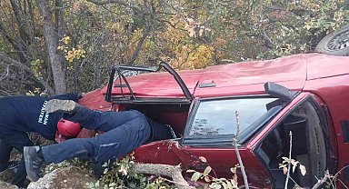 Karaman'da otomobil uçuruma yuvarlandı: 3 yaralı