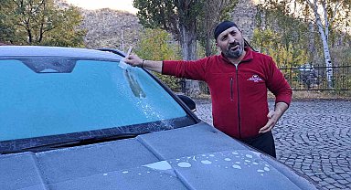 Kars buz kesti: Termometreler eksi 7'yi görünce araç camları buz tuttu