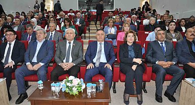 Kars'ta 'Türk Dünyası'nda Azerbaycan Türkçesi ve Edebiyatı Araştırmaları' sempozyumu