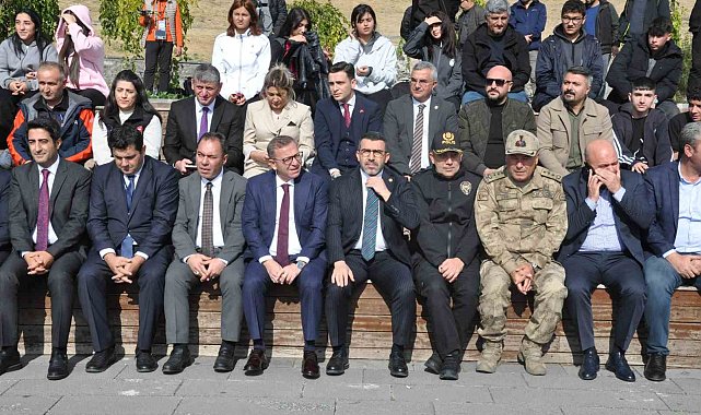 Kars'ta festival renkli görüntülere sahne oldu