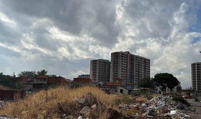 Karşıyaka Belediyesi'nde grevciler sürgün edildi