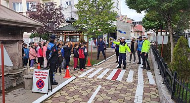 Kastamonu'da öğrencilere uygulamalı trafik eğitimi veriliyor
