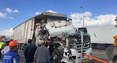 Kayseri'de 3 araçlı zincirleme kaza: 3 yaralı