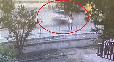 Kaza ölümle bitmişti: Otomobilin tıra çarpma anı kamerada