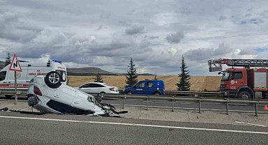 Kaza yapan araçtan fırlayan teker başka bir araca çarparak kazaya neden oldu