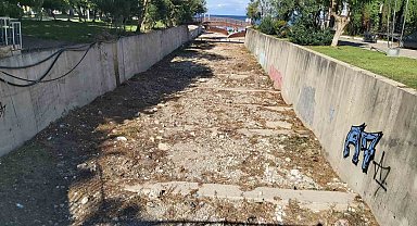 Kemer Belediyesi'nden kış öncesi dere temizliği