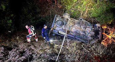 Kepsut'ta araç dereye uçtu: 5 yaralı