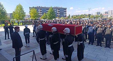 Kıbrıs'ta kazada şehit olan teğmen memleketi Afyonkarahisar'da son yolculuğuna uğurlandı