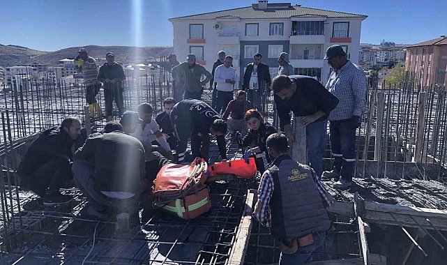 Kırılan pompa parçasının altında kalan işçi yaralandı