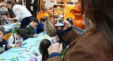 Kırmızı Karavan'ın ev sahipliği yaptığı Çocuk Festivali gerçekleşti