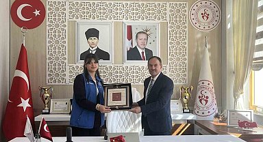 Kırşehir'den gönderilen Ahi Sancağı Bayburt'a ulaştı