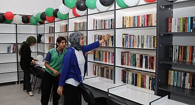 Kitap aşkıyla yola çıktılar, kütüphane kurdular