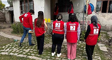 Kızılay Patnos şubesi ihtiyaç sahibi ailelere yardım ulaştırdı