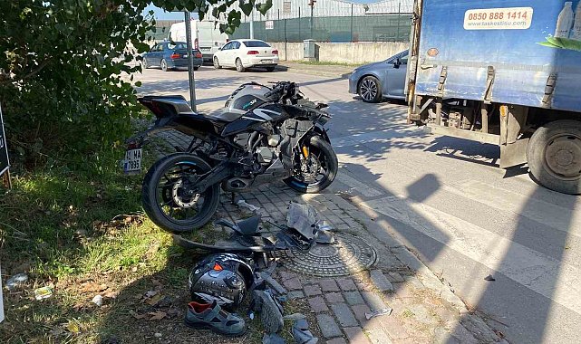 Kocaeli'de kamyonetle çarpışan motosiklet sürücüsü ağır yaralandı