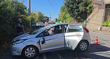 Kontrolden çıkan otomobil takla attı; anne ve çocuğu yaralandı
