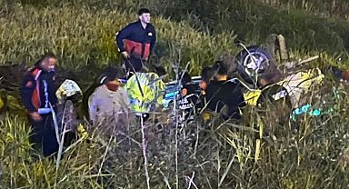 Kontrolden çıkan otomobil tarlaya uçtu: 1 ölü, 1 yaralı