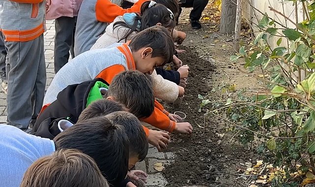 Konya'dan Yüksekova'ya gönül köprüsü: Ata tohumları toprakla buluştu