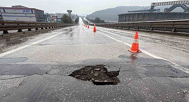Köprü girişindeki çatlaklar tehlike oluşturuyor