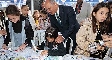 Körfezli öğrenciler projelerini "Bilim Şenliği"nde sergiledi