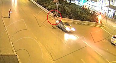 Koşarak karşıya geçerken otomobilin çarptığı şahıs havaya savrularak ağır yaralandı