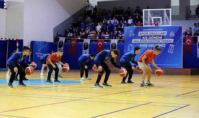 Küçükçekmece'de 14 branşta Kış Spor Okulları başladı