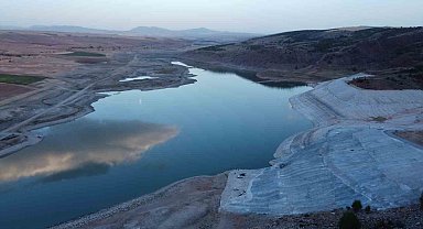 Kuraklık etkisini gösterdi: Uzunlu Barajı gözle görülür şekilde çekildi