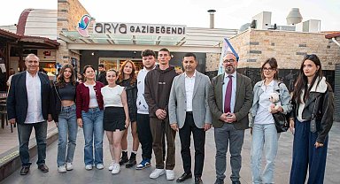 Kuşadası Belediyesi sofrasını bu yıl da üniversitelilerle paylaşıyor