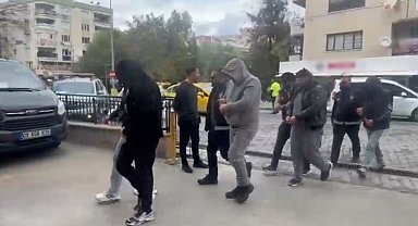 Kuşadası'nda eş zamanlı fuhuş operasyonu: 5 tutuklama