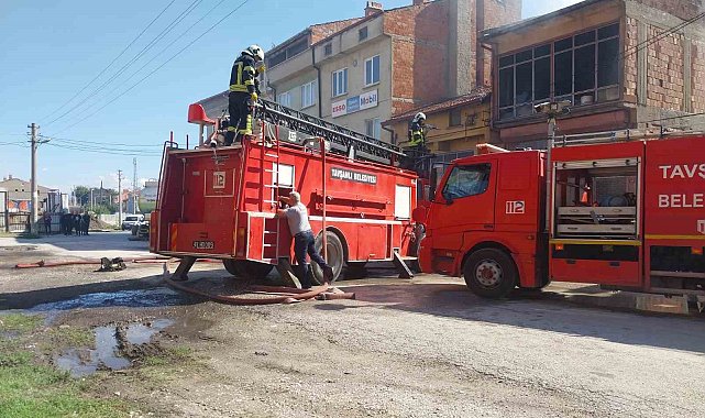 Kütahya'da iş yerindeki yangında 1 itfaiye eri yaralandı