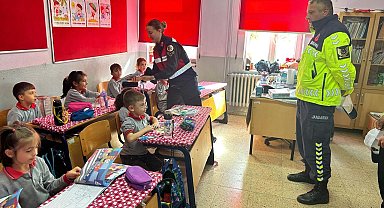 Kütahya'da jandarmadan "Güvenli Okul Güvenli Gelecek" projesi etkinlikleri