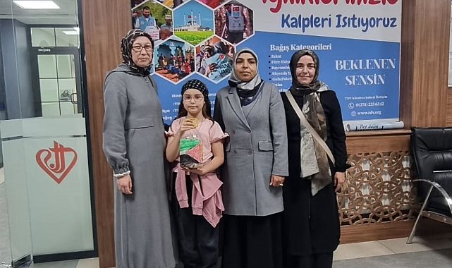 Kütahya'da Kur'an Kursu öğrencisi harçlıklarını Gazze'ye bağışladı